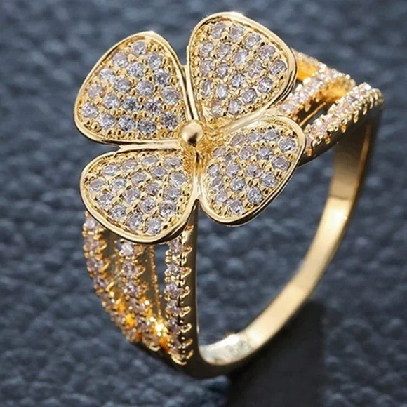 Luxe Rhinestone Flower Dainty Ring - Picture 2 of 5